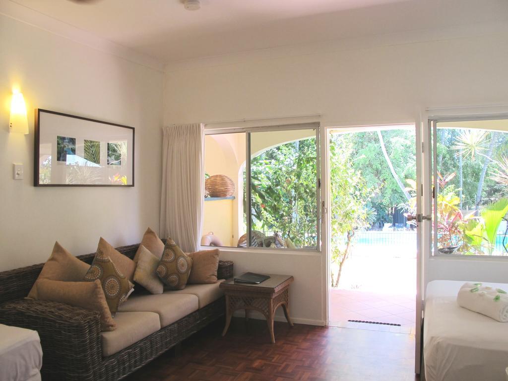 Villa Marine Holiday Apartments Cairns Yorkeys Knob Екстериор снимка