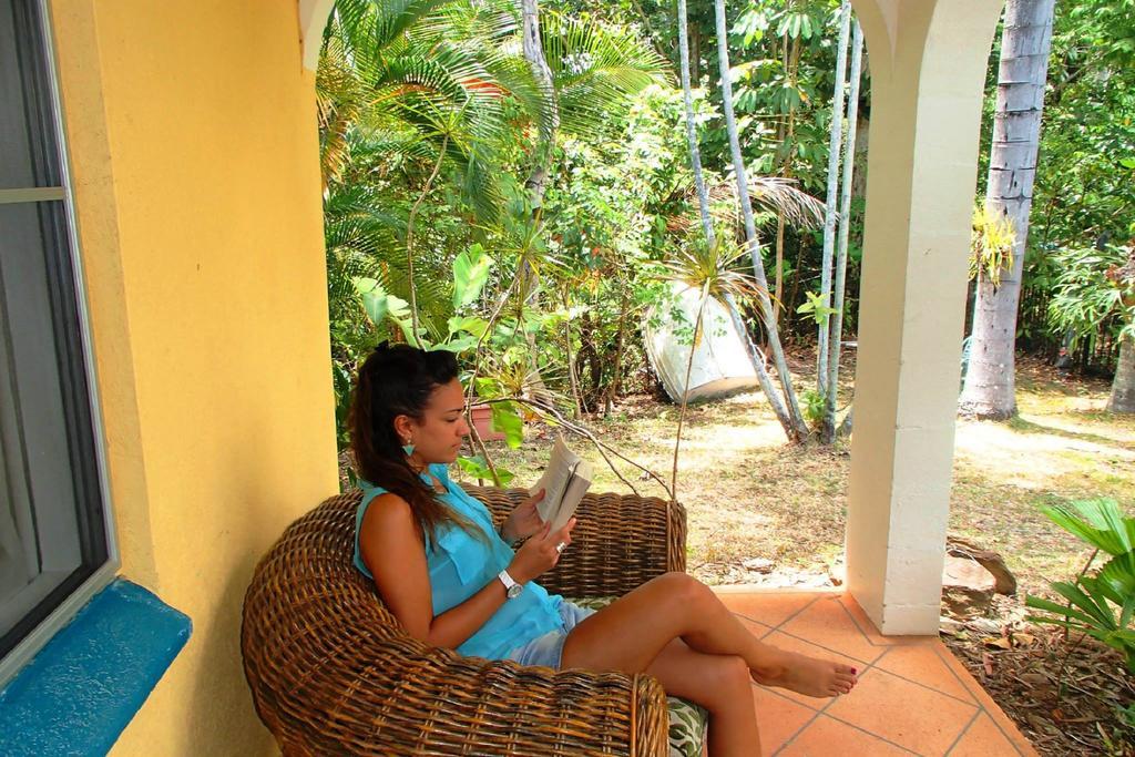 Villa Marine Holiday Apartments Cairns Yorkeys Knob Екстериор снимка