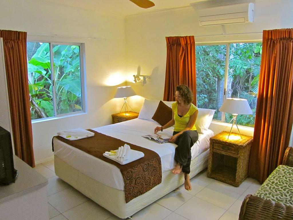 Villa Marine Holiday Apartments Cairns Yorkeys Knob Екстериор снимка